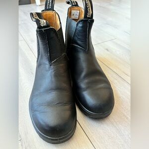 Blundstones - Classic- women’s size 9